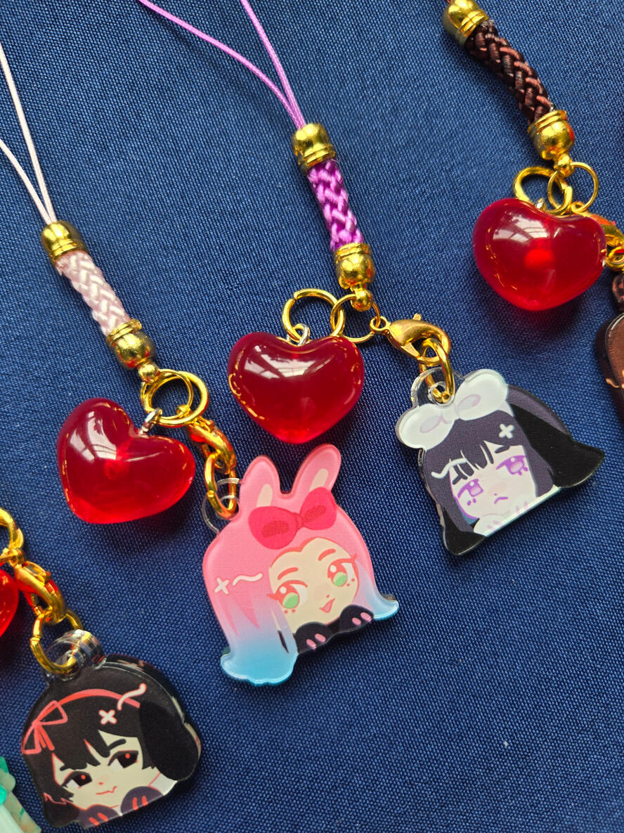 ALNST Bunny Heart Phone Charms